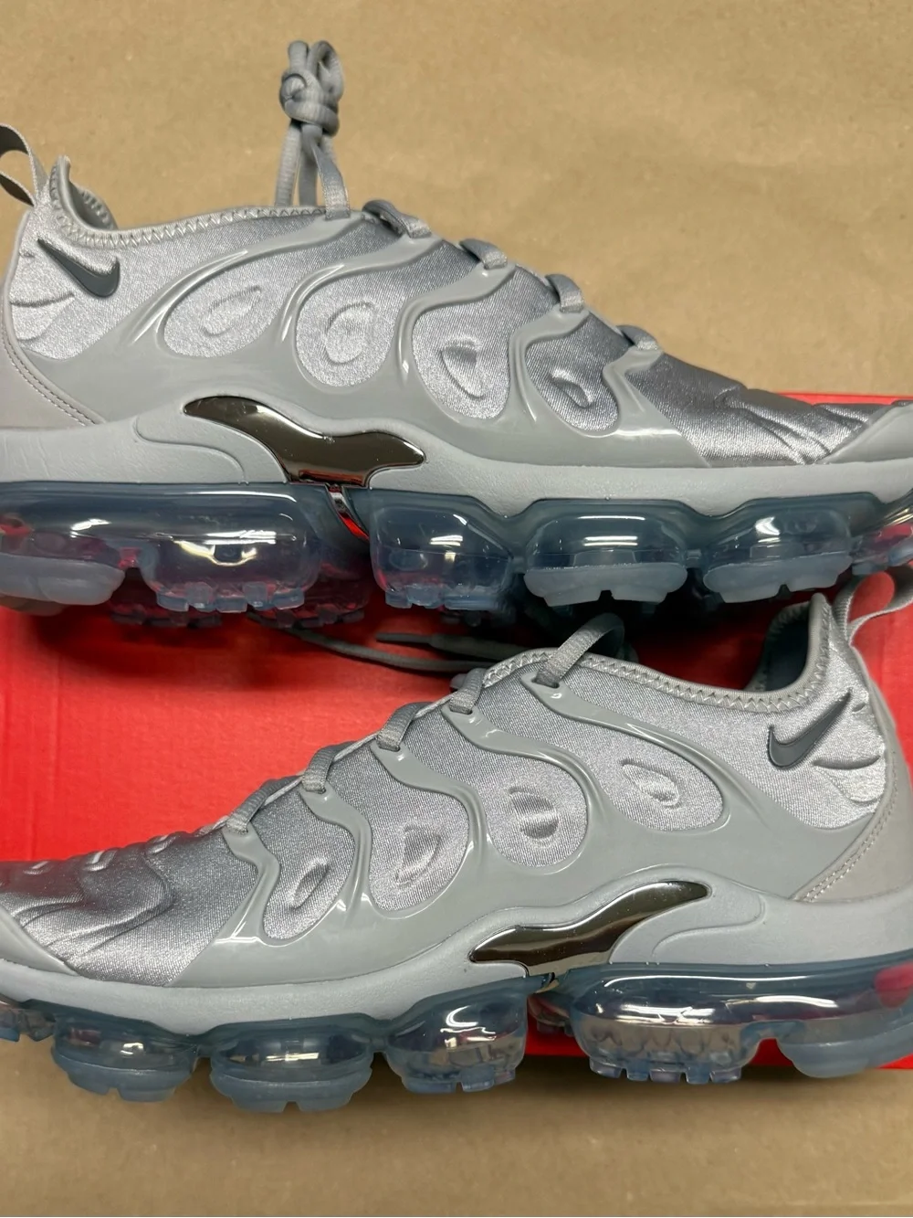 Nike Air Vapormax Plus Wolf Grey Men’s size 10 running shoes NEW!
